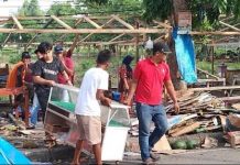 Pedagang di Sarolangun Bongkar Sendiri Lapak Mereka