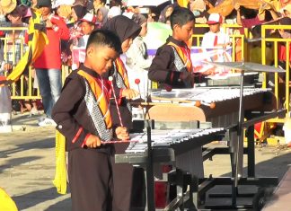 Semarak HUT ke-77 RI, SDN 37 Pasar Lubuk Landai Tampil Beda di Pawai Kecamatan