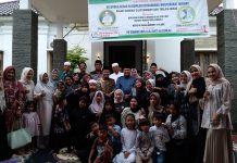 Silaturahmi Keluarga Besar Hj Romlah, Dua Ustadz Berikan Tausiah