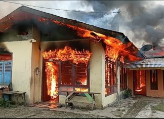 Rumah Usaha Sosis di Pasar Sarolangun Ludes Terbakar