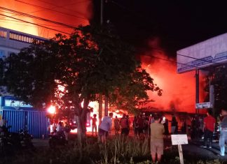 Kebakaran Melanda Rumah Makan Saoenk Kito di Bungo