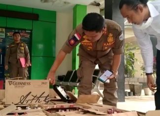 Satpol PP Kota Jambi Amankan Ratusan Botol Minol Tak Berizin