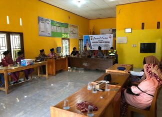Kapolsek Tanah Sepenggal Jumat Curhat dengan Masyarakat Teluk Pandak