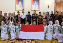 Pj Bupati Henrizal Dampingi Gubernur Jambi Sambut Tim SMA 7 Sarolangun