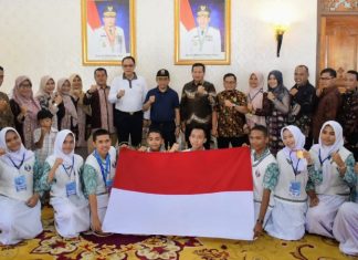 Pj Bupati Henrizal Dampingi Gubernur Jambi Sambut Tim SMA 7 Sarolangun