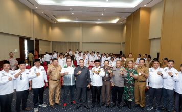 Bupati Bungo Mashuri Hadiri Pelantikan APDESI