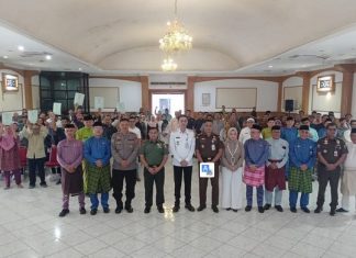 Pj Bupati Mauro Jambi Serahkan 300 sertifikat ke Pelaku UMKM dan Pembudidaya Ikan