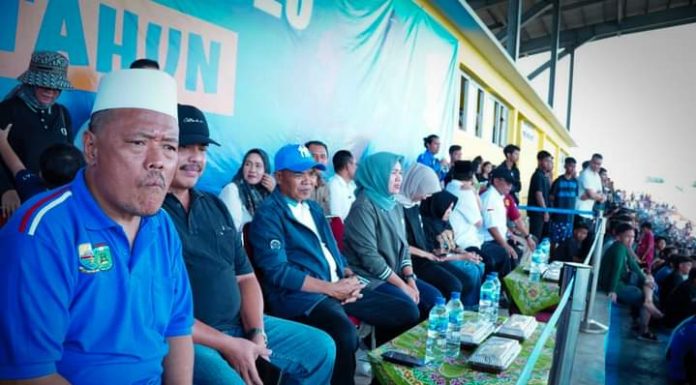 H. Aspan Saksikan Langsung Laga Perdana Kesebelasan Tebo