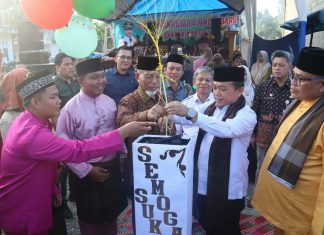 Bupati Dampingi Gubernur Resmikan Pasar 4-9 di Desa Koto Baru Seling