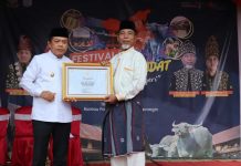 Bupati Bersama Gubernur Bantai Adat di Tabir