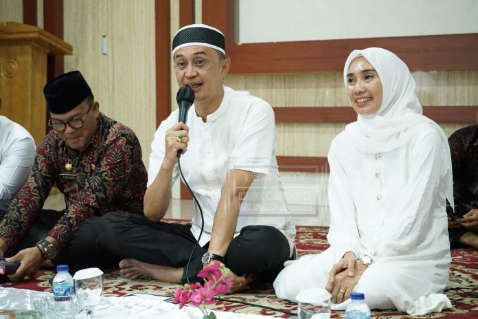 PJ_BUPATI_BACHYUNI_DAN_KETUA_TP_PKK_HADIRI_PENGAJIAN_BKMT