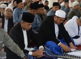 Bupati dan Wabup Bungo Shalat Id di Masjid Agung Al Mubarak