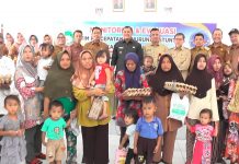 Monev TPPS Bungo di Kecamatan Bathin III Ulu, Bupati H Mashuri Serahkan Bantuan untuk Anak Stunting