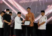 Hadiri Musrenbang RKPD Provinsi Jambi, Pj Bupati Muarojambi Terima Penghargaan dari Gubernur