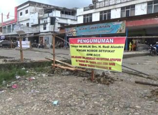 Tak Ada Penyelesaian, Akhirnya Bambang RP CS Pagari Tanah Depan Ruko Rina Swalayan