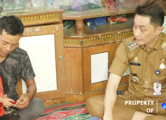 Pj Bupati Muaro Jambi Bachyuni Deliansyah Kunjungi Anak Stunting