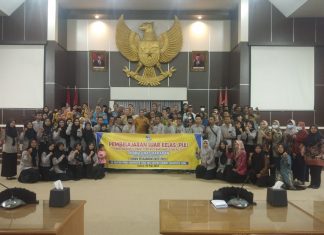 Terima Kunjungan Ratusan Peserta Didik PKBM Tunas Harapan, Ketua DPRD Tebo Mazlan Berikan Motivasi