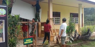 Masyarakat Bersama Personel Satgas TMMD Antusias Rehab SDN 57 Talang Silungko