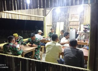 Berkah TMMD, Warung Sahril Selalu Ramai Dikunjungi Personil TNI