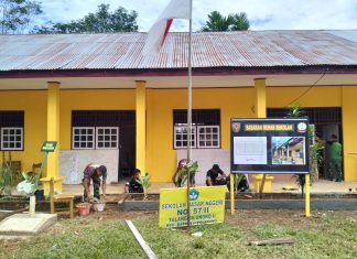 Perindah Lingkungan SD 57 Talang Silungko, Satgas TMMD Bangun Taman