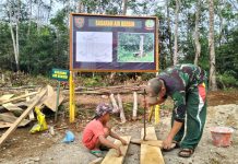 Tanpa Diminta, Anak -anak Suka Rela Bantu Satgas TMMD ke-117 Kodim 0416/Bute