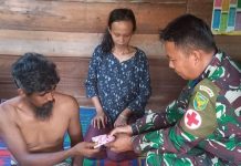 Door to Door, Tim Kesehatan TMMD ke-117 Kodim 0416/Bute Cek Kesehatan Warga