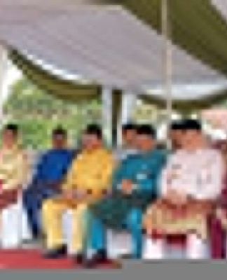 PJ Bupati Bachril Bakri Dampingi Wagub Jambi Lepas Pawai Ta’aruf dan Kendaraan Hias MTQ Provinsi Jambi