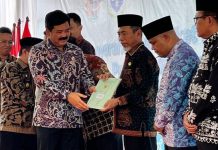 Bupati Merangin Terima Sertifikat dari Menteri ATR/BPN