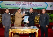 DPRD Bungo Gelar Rapurna Dengarkan Kata Akhir Fraksi-fraksi Terhadap Ranperda Perubahan APBD TA 2023
