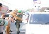 Pemkab Muaro Jambi Bagikan Ribuan Bendera Merah Putih Ke Masyarakat