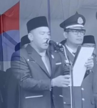 Ketua DPRD Tebo Mazlan Bacakan Teks Proklamasi pada Upacara HUT RI ke-78