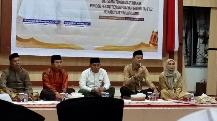 PJ_Bupati_Muaro_Jambi_Dan_Ketua_TP_PKK_Menyambut_menyambut_Tokoh_Masyarakat_Dan_Pimpinan_Ponpes2
