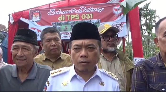 Pemilu Serentak 2024 Gubernur Al Haris Tinjau Tps Yang Terdampak Banjir