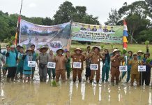 PJ Bupati Bachril Bakri Tanam Padi Sawah Varietas IPB 3 Sakti Bersama Siswa SMKN 7 Sarolangun