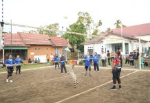 Pj Bupati Bachyuni Deliansyah Saksikan Pertandingan Bola Voli Kejuaraan Desa Betung Cup