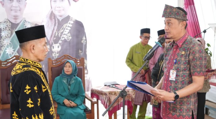 Pj Bupati Muaro Jambi Bachyuni Deliansyah Saksikan Pengukuhan LAM Sungai Bertam