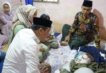 Pj Bupati dan Ketua TP PKK Jenguk Balita Hidrosefalus