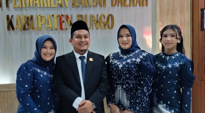 Marhoni Suganda SH Kembali Dilantik Sebagai Anggota DPRD Bungo Periode 2024-2029