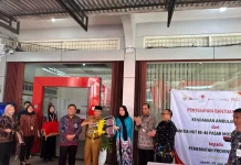 Gubernur Jambi Al Haris Terima CSR berupa 2 Unit Ambulans dari Kantor Perwakilan BEI Jambi