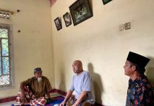 Dedy Putra Nginap di Rumah Warga Limbur, Diskusi Bareng Masyarakat dan Nikmati Masakan Dusun