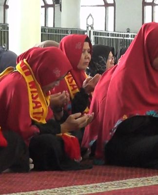 Albadriyah Wisata Berangkatkan Puluhan Jemaah Umroh ke Tanah Suci