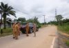 Pj Bupati Muaro Jambi Raden Najmi Secara Langsung Meninjau Sejumlah Ruas Jalan di Bukit Baling