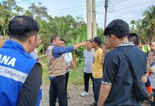 Tinjau Kondisi Jalinsum Pasca Putus Total, Bupati Mashuri: Arus Kendaraan Dialihkan