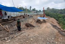 Warga Pertanyakan Proyek Penahan Tebing Jalan Nasional Tanpa Papan Nama