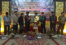 Bupati Dedy Putra Terima Gelar Adat Tuanku Suri Marajo Alam di HUT Ke-1 Keluarga Besar Rang Jambak Jambi