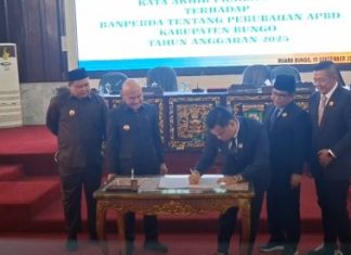 Rapat Paripurna DPRD Bungo, Seluruh Fraksi Terima Ranperda Perubahan APBD 2025