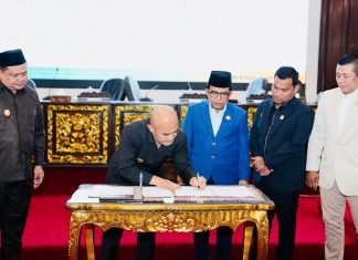 Bupati Bungo Tandatangani Perubahan Rancangan KUA-PPAS APBD 2025 dalam Rapat Paripurna DPRD