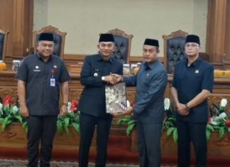 Wabup Jun Mahir Hadiri Paripurna Jawaban Eksekutif Terhadap Pandangan Umum Fraksi