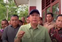 Siswa Belajar di Luar Kelas, Bupati BBS Akan Bangun 2 Ruang Kelas Baru