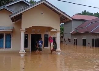 Batang Jujuhan Meluap, Akses Antar Dusun di Jujuhan Lumpuh Total